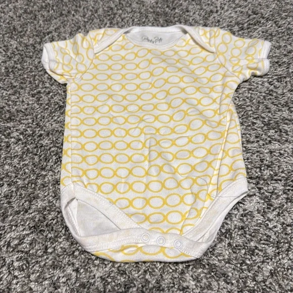 Bundle of 3-6mo clothing - Picture 8 of 13